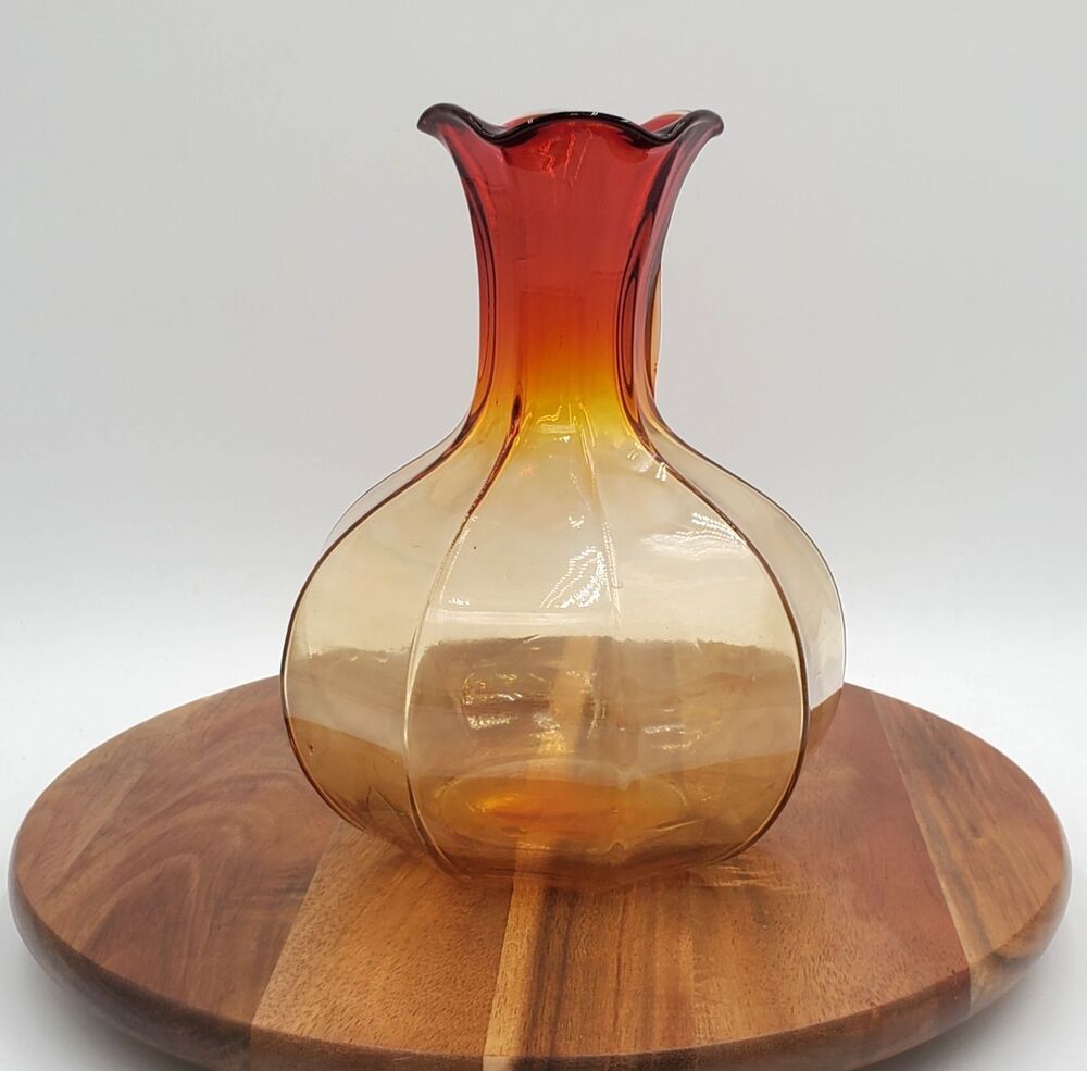 VTG Tiara Exclusive Indiana Glass Amberina Vase 9 Sided Ruffled Edge Red Yellow